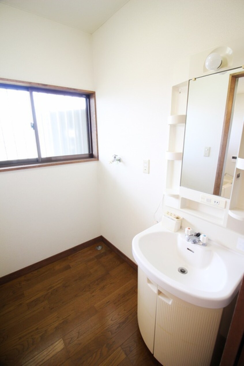 収納 セラディ－ルＢ棟