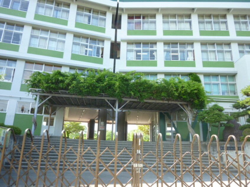 加治中学校(中学校/中等教育学校)まで1000m セラディ－ルＢ棟