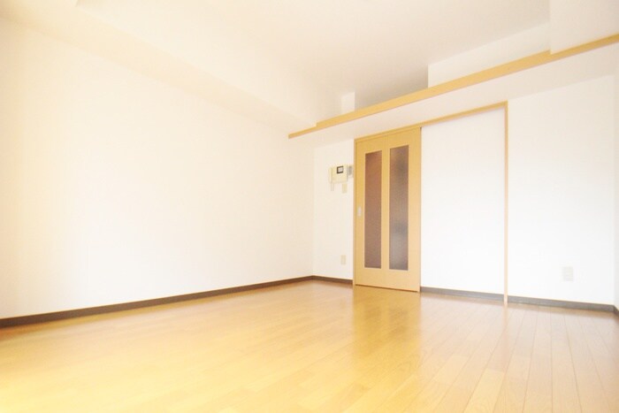居室 高津三信ビル