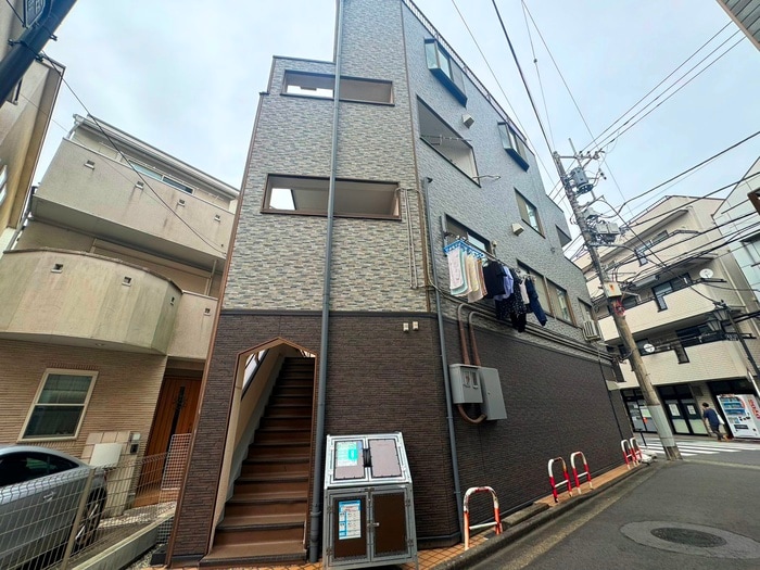 外観写真 ステップビル