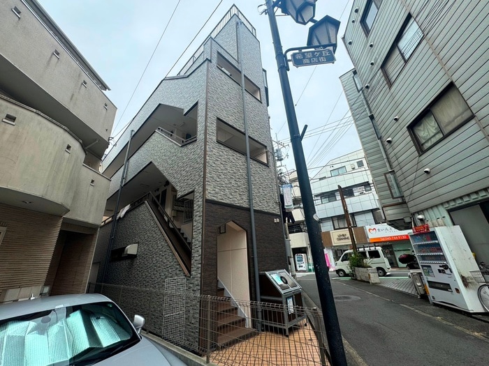 外観写真 ステップビル