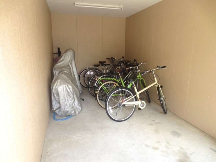 駐輪場 フェリアアサミ