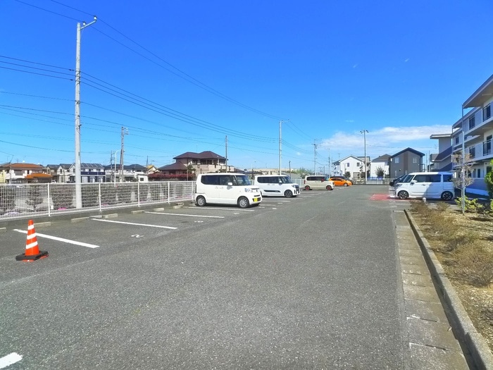 駐車場 パティオス若葉