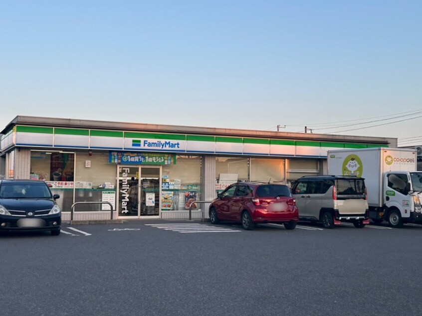 ファミリーマート若葉若松町店(コンビニ)まで170m パティオス若葉