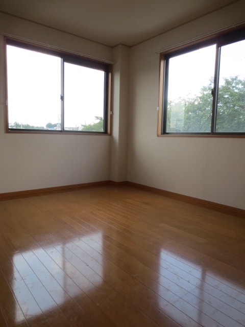 居室 アム－ル・シャンテ是政