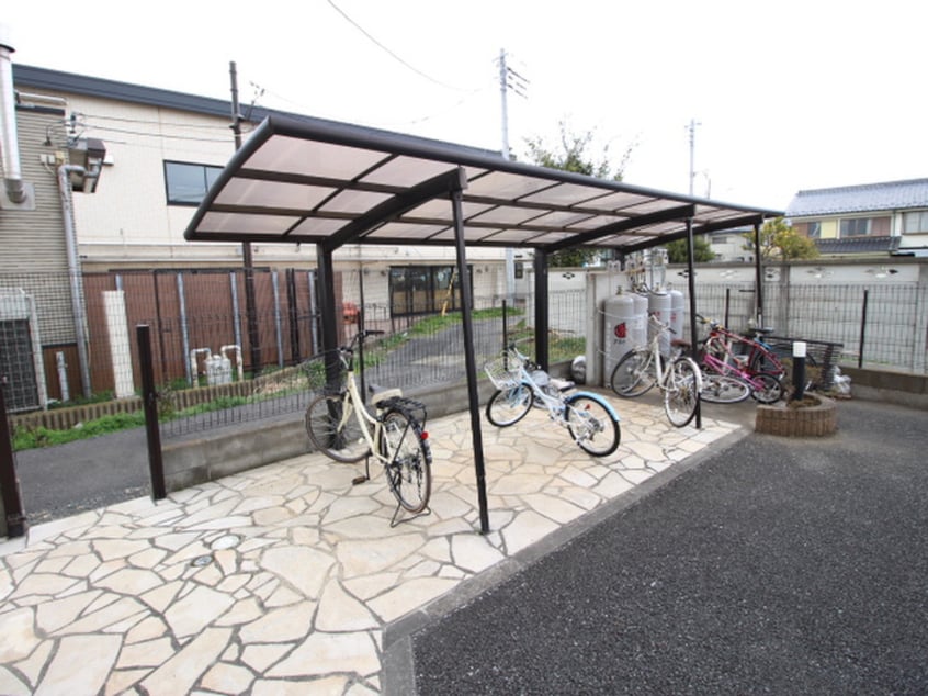 駐輪場 アム－ル・シャンテ是政