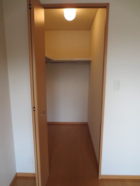 収納 アム－ル・シャンテ是政