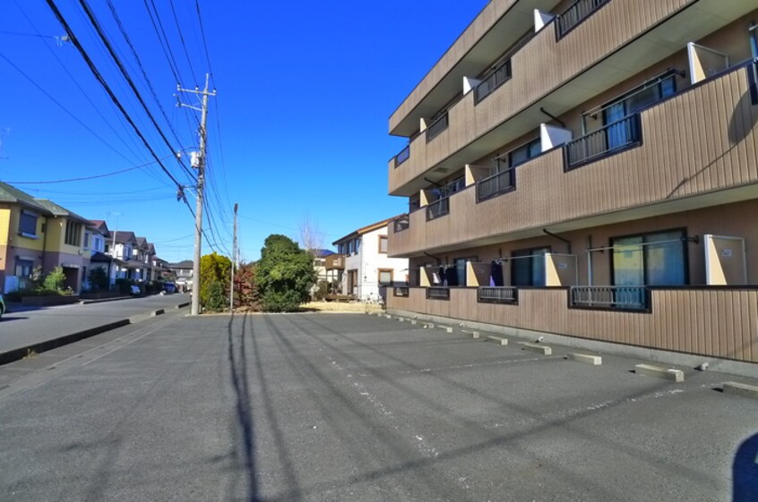 駐車場 ラビットハウスリムジン