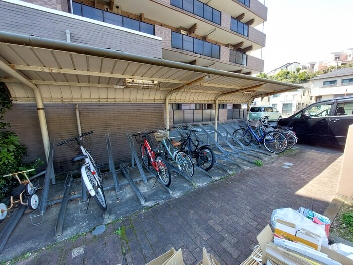 駐輪場 ボヌール湘南山手