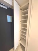 靴箱 ｸﾞﾗﾝﾄﾞｺﾝｼｪﾙｼﾞｭ高井戸（203）