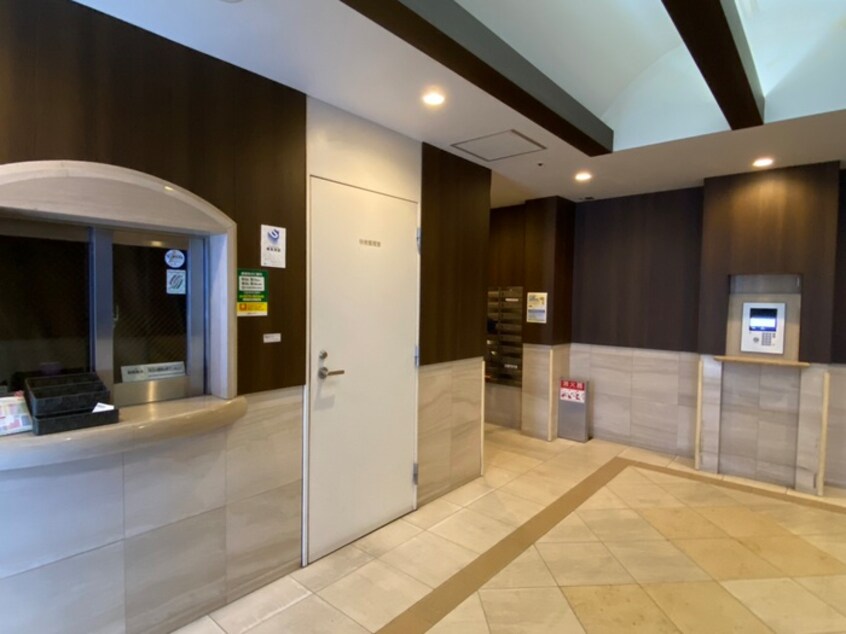 エントランス部分 ドゥーエ幡ヶ谷