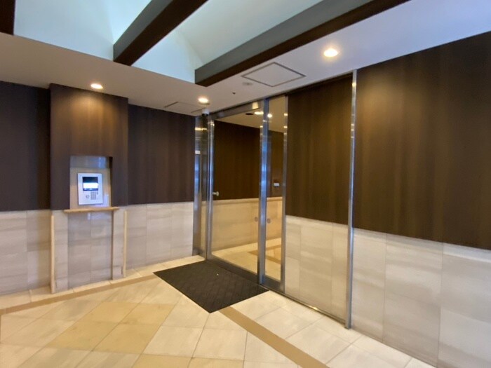 エントランス部分 ドゥーエ幡ヶ谷