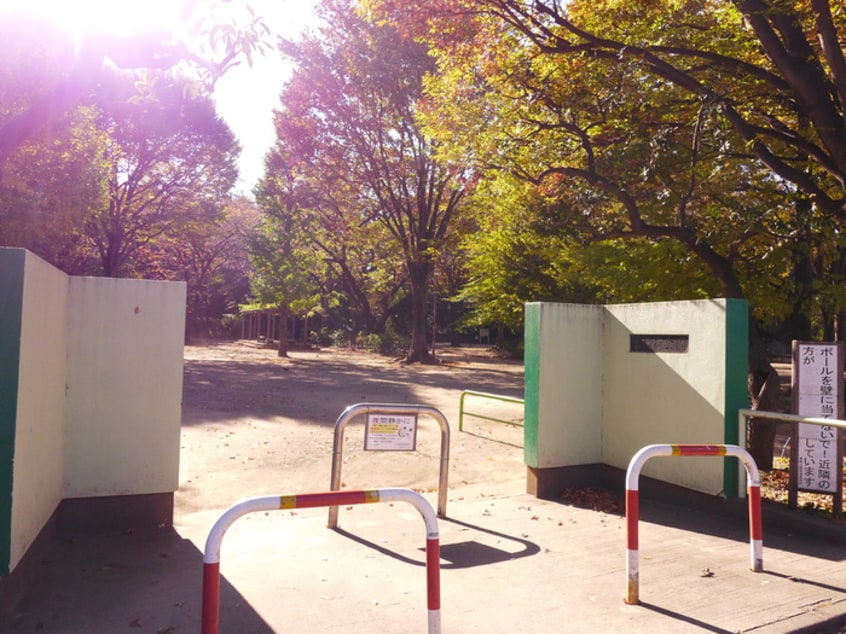 高稲荷公園(公園)まで205m メゾン３２