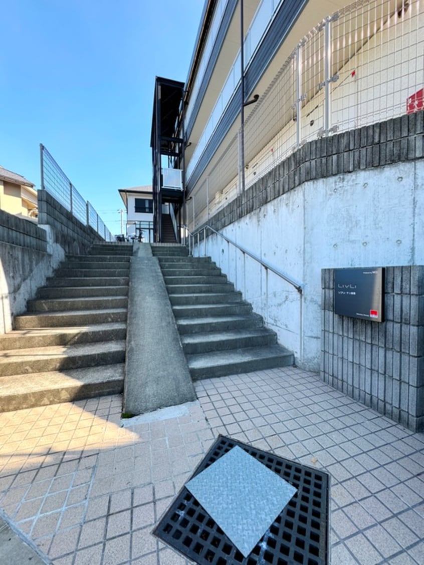 エントランス部分 リブリ・サン湘南