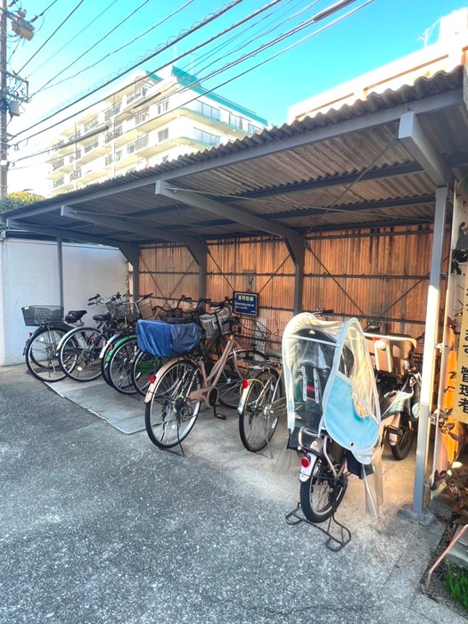 駐輪場 オ－ロラ   マンション