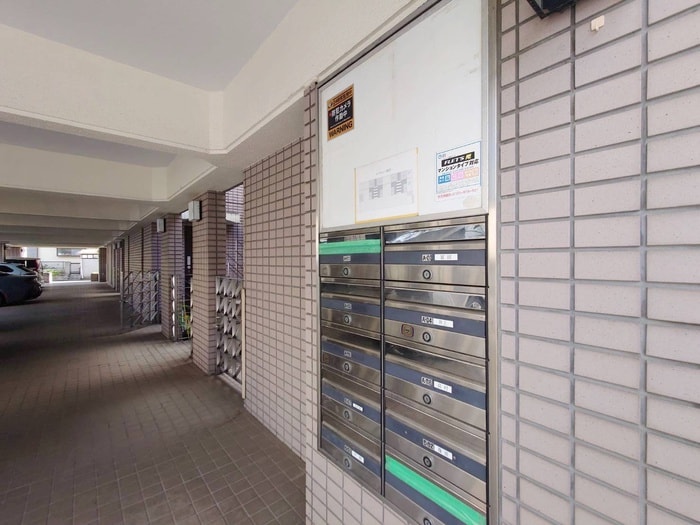 エントランス部分 メゾネット駒沢