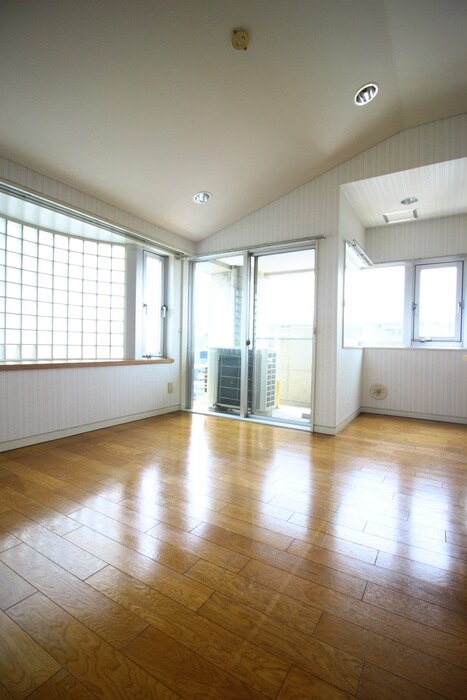 居室 パティオ　アゼリ－