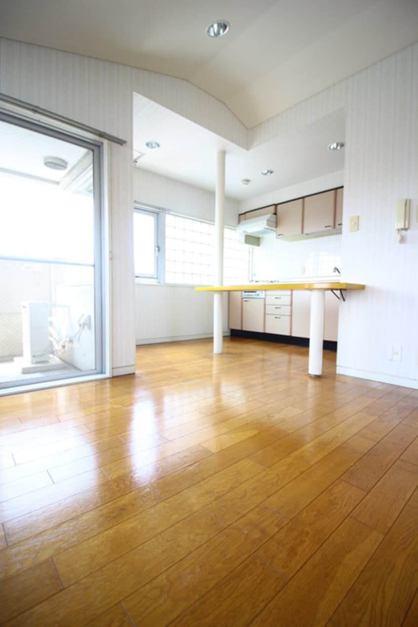 居室 パティオ　アゼリ－