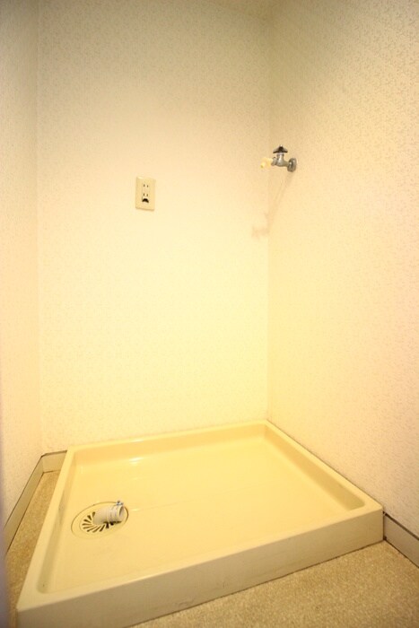 洗濯機置場 パティオ　アゼリ－