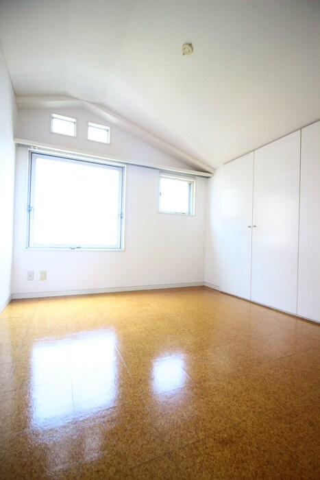 居室 パティオ　アゼリ－