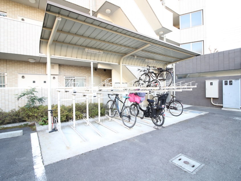 駐輪場 グロ－リエ３２７０