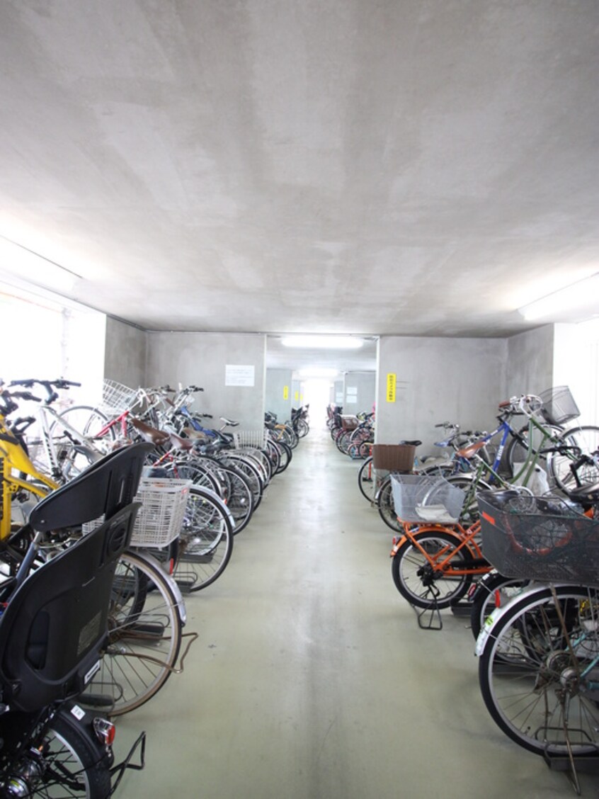 駐輪場 ラ・トゥール神楽坂