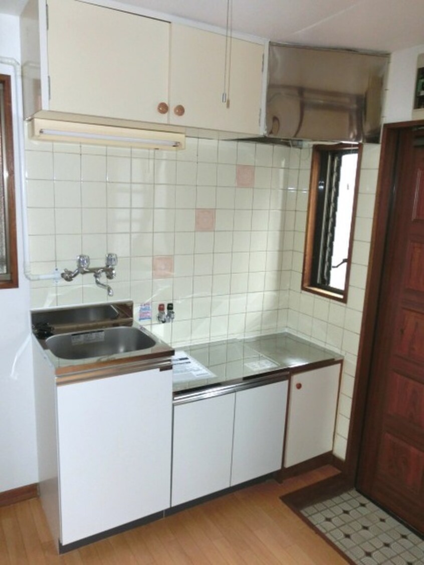 キッチン ﾘﾊﾞｰｽﾄｰﾝｺｰﾎﾟA