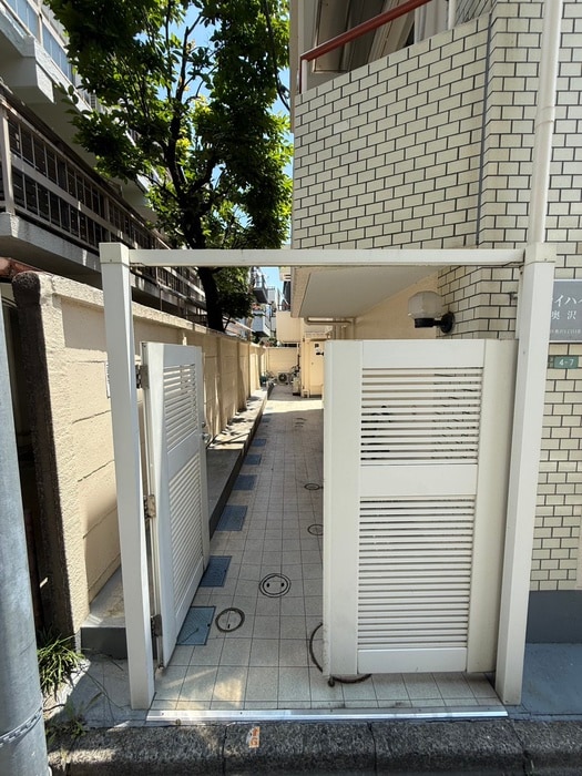 エントランス部分 スカイハイツ奥沢(401)