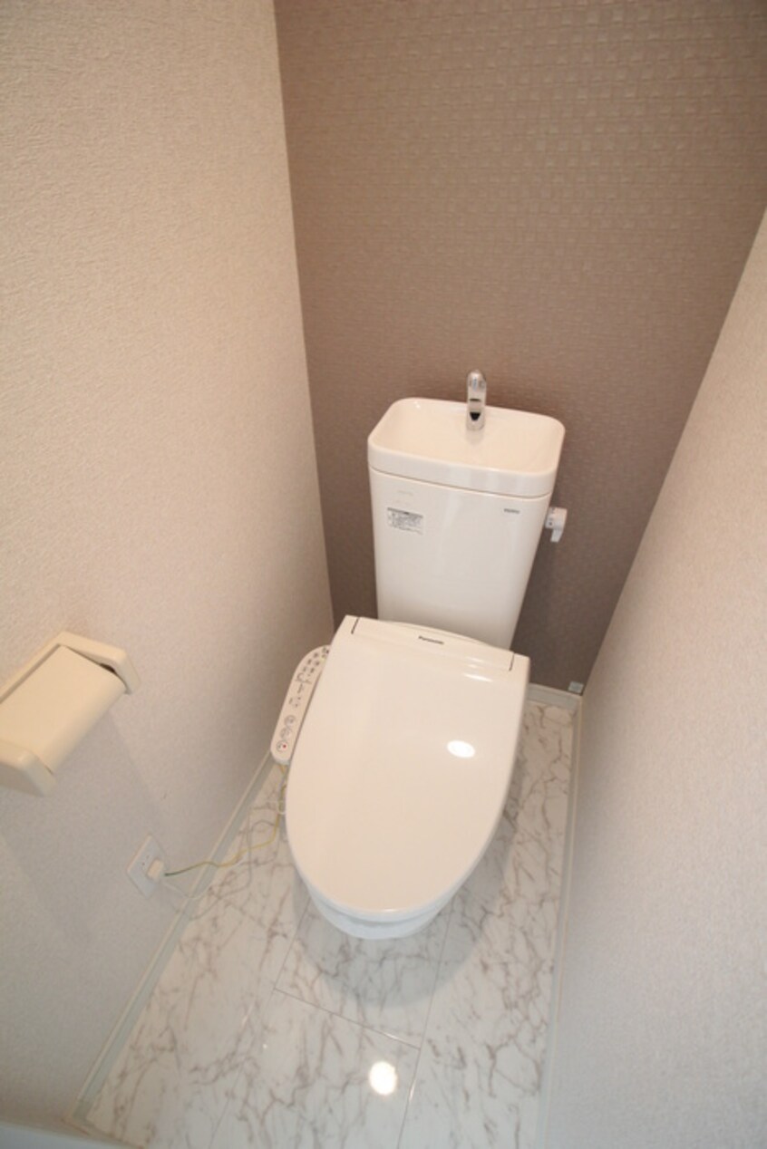 トイレ 白楽ヘミングウェイ