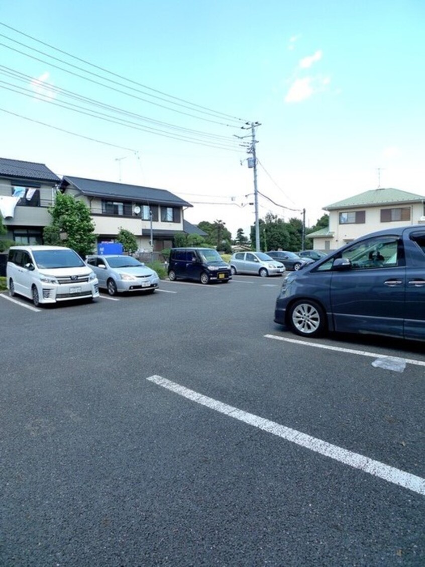 駐車場 アンプルール彩華