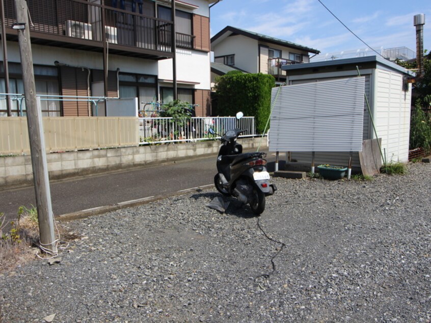 バイク置き場 コ－ポ上用賀２