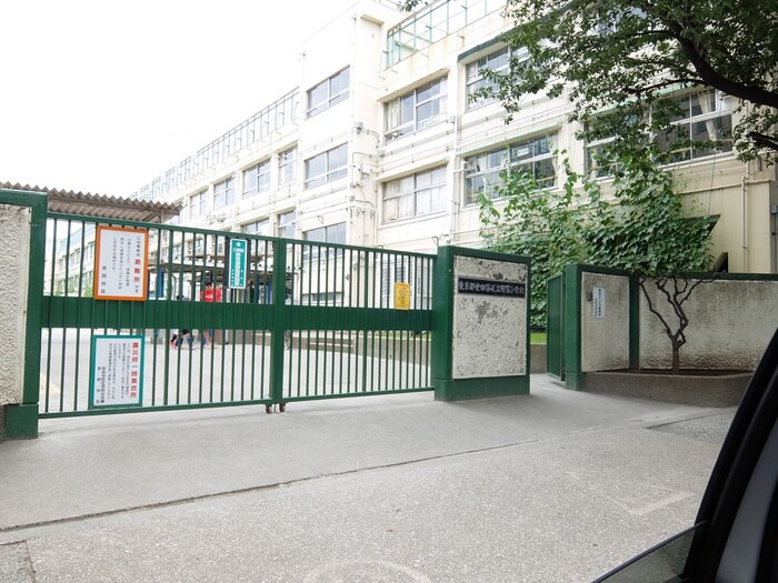 用賀小学校(小学校)まで310m コ－ポ上用賀２