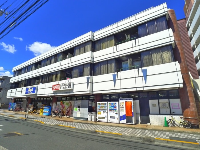 Big-A(スーパー)まで687m グランクオール五反野スカイ