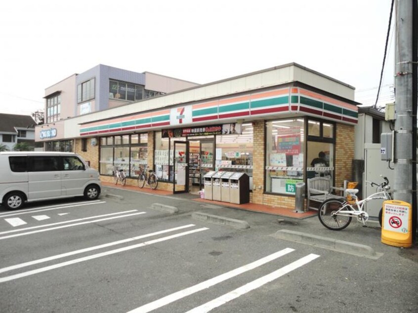 セブンイレブン(コンビニ)まで355m 十文字ハイツB棟