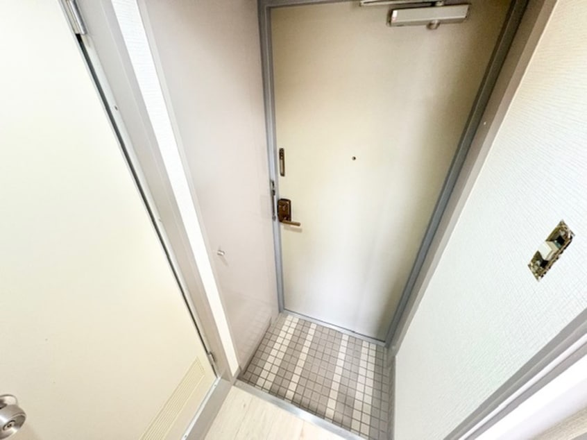 玄関 エアフォルク大倉山
