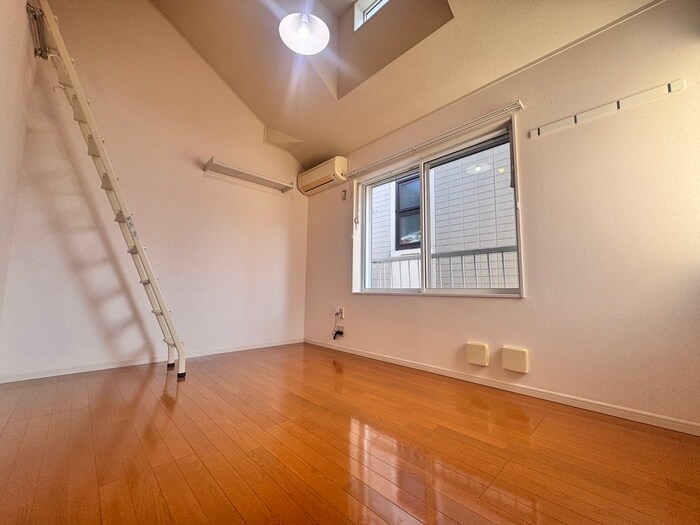 居室 ﾋﾟｰﾅｯﾂ