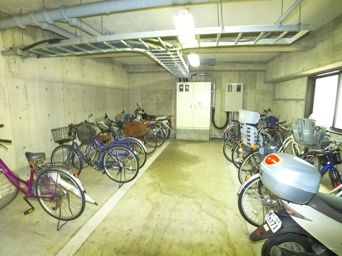 駐輪場 プレステ－ジ市川