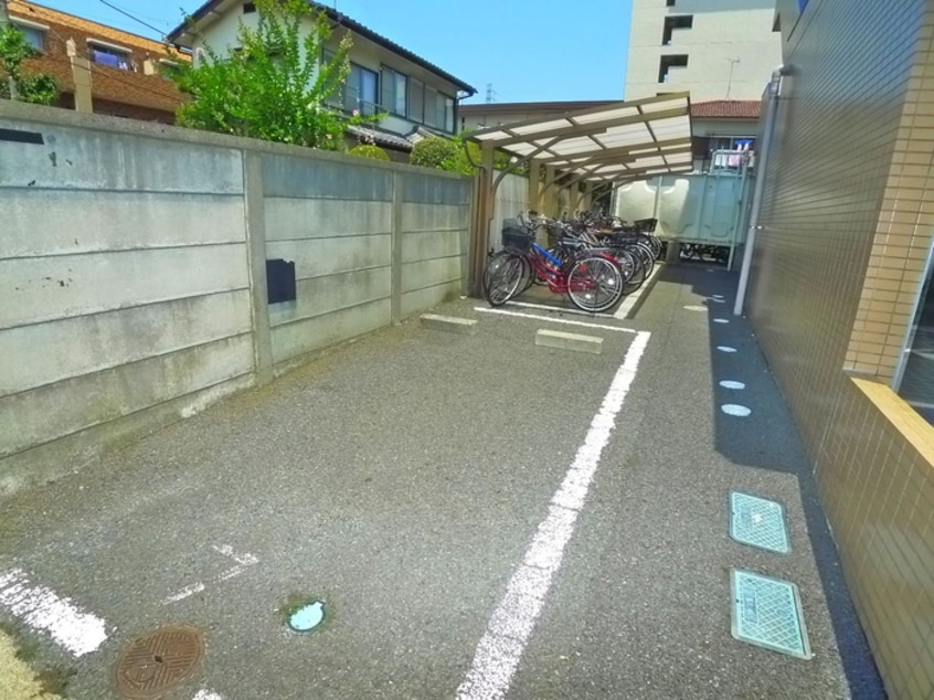 駐車場 アブニ－ルサクマ