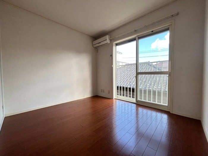 居室 シャープ＆フラット