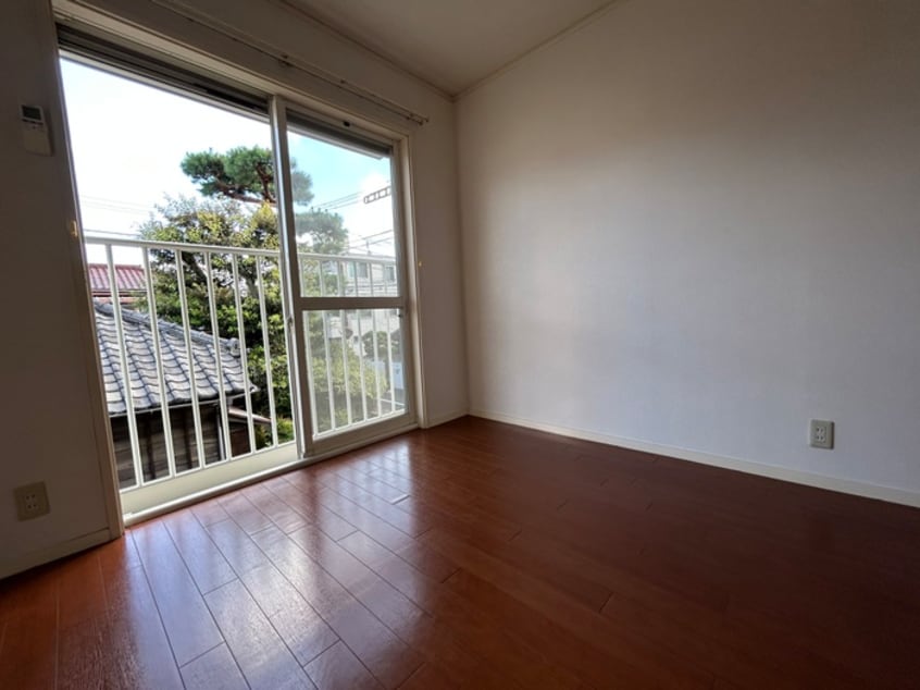 居室 シャープ＆フラット