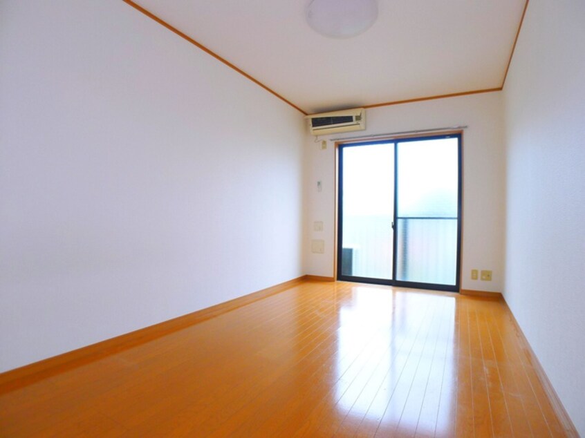 居室 アム－ル右京