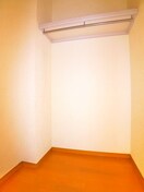 収納 アム－ル右京