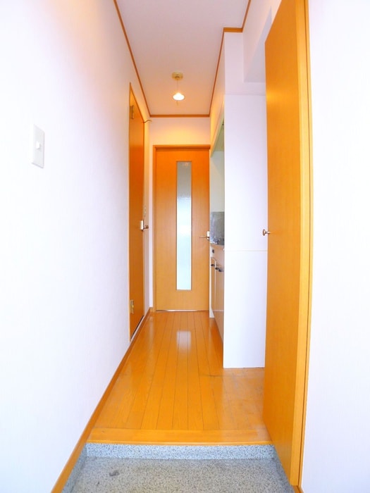 玄関 アム－ル右京