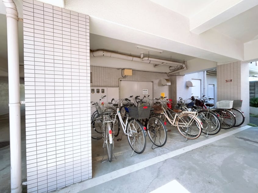 駐輪場 ボヌール天神