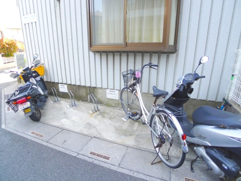 駐輪場 プチオールアルサ