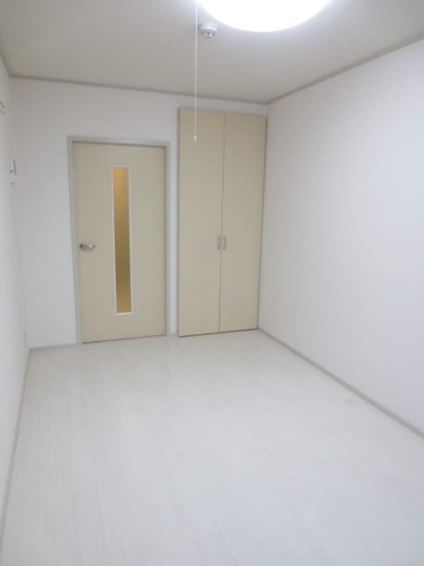 居室 グリ－ンガ－デンＩＹＯ