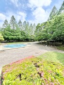 伊奈バラ園(公園)まで200m パークハイツしろやB棟