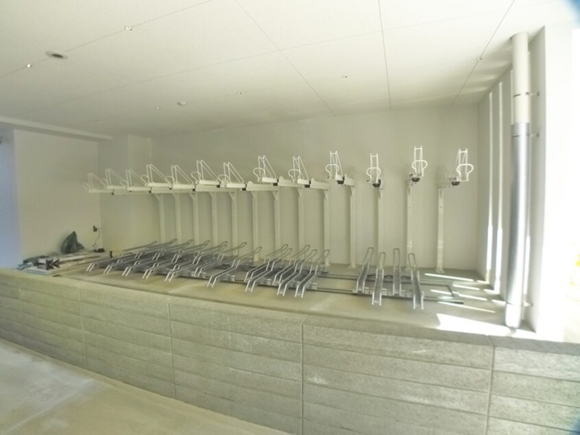 駐輪場 東和ビル本町