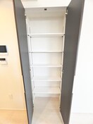 収納 東和ビル本町