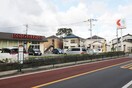 京王ストア駒井店(スーパー)まで425m グランヒルズ・Ａ